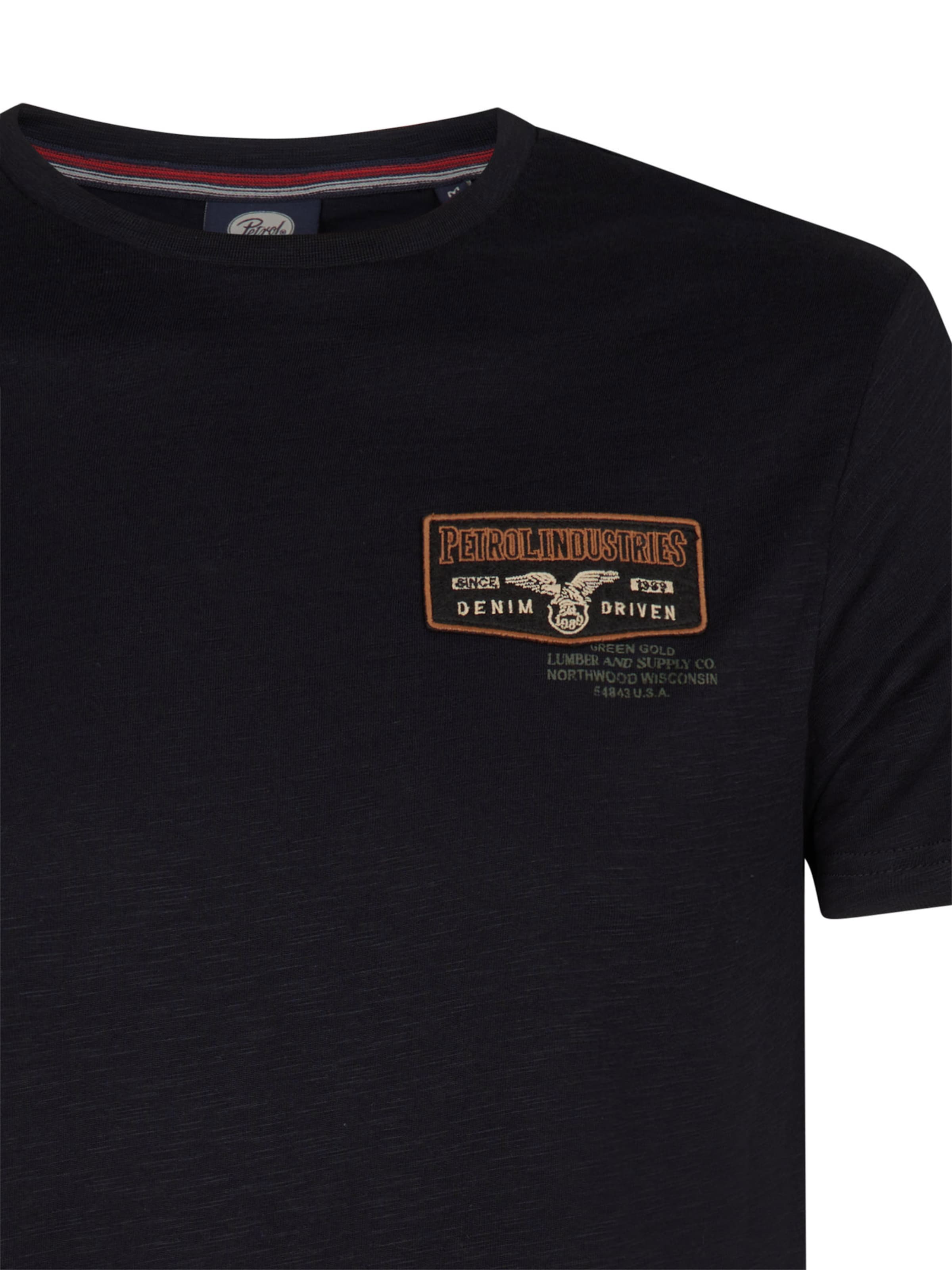 Petrol Industries T-shirt i svart