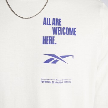Tricou 'All Are Welcome Here' de la Reebok pe alb