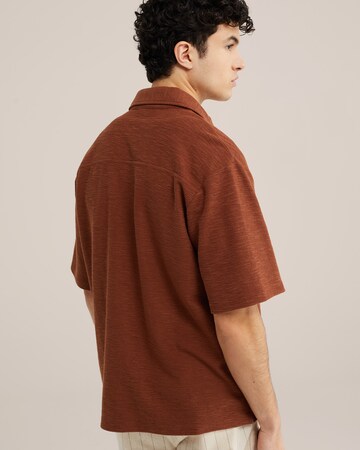 WE Fashion Comfort fit Overhemd in Bruin