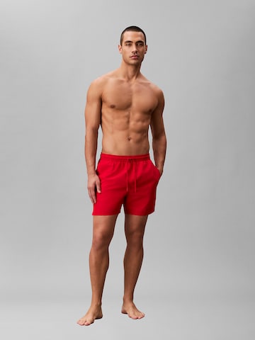 Regular Shorts de bain Calvin Klein Swimwear en rouge : devant