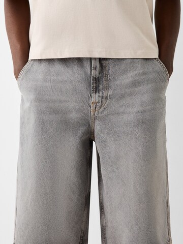 Bershka Loosefit Shorts in Grau