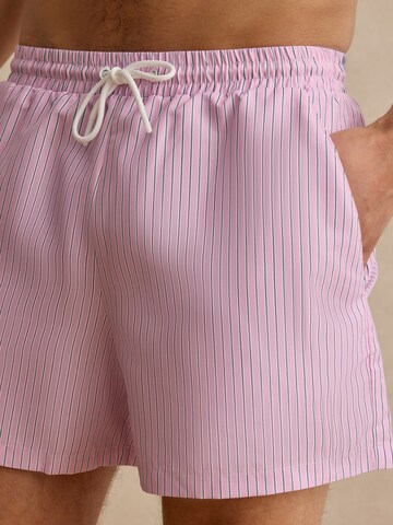 DAN FOX APPAREL Badeshorts 'Juri' i pink