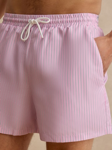 DAN FOX APPAREL - Bermudas 'Juri' en rosa