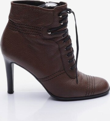 Stuart Weitzman Dress Boots in 38,5 in Brown: front