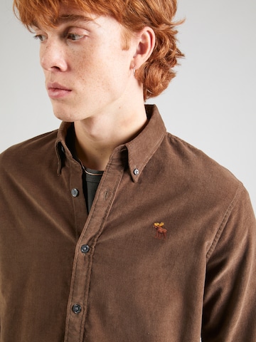 Abercrombie & Fitch Regular Fit Skjorte i brun