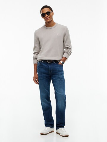 Tommy Jeans Sweater 'ESS' in Grey