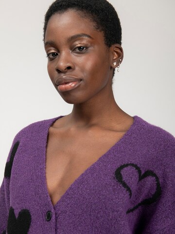 Influencer Strickjacke in Lila