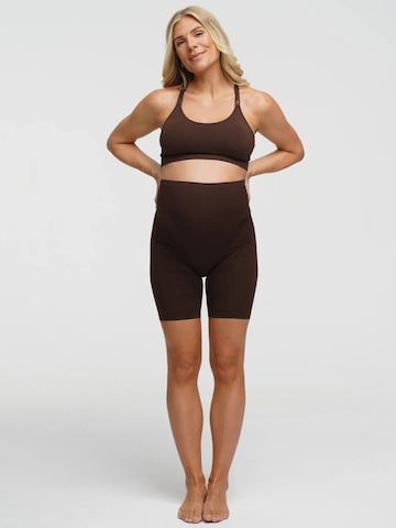 cfab (formerly creamy fabrics) Skinny Byxa 'Seamless Umstandsshorts mit hohem Bund' i brun: framsida