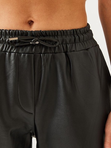 Bianco Lucci Tapered Hose in Schwarz
