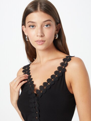 ABOUT YOU Top 'Paulina' in Schwarz