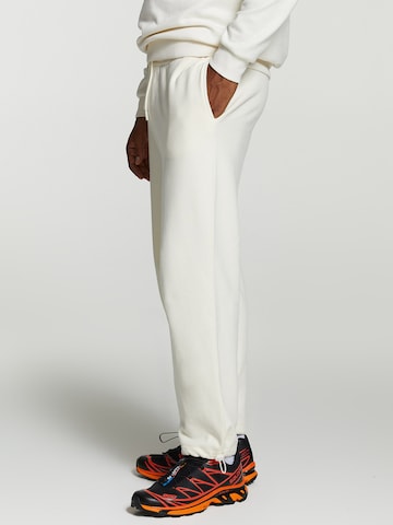 Effilé Pantalon Shiwi en blanc