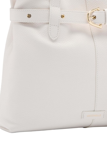 Coccinelle Handtasche 'Coccinelle Abigail' in Weiß