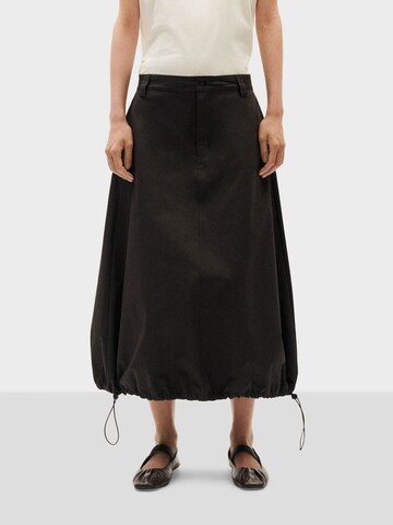 Thinking MU Skirt 'ETEL' in Black: front