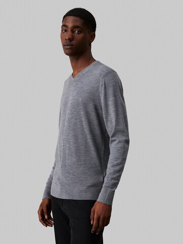 Calvin Klein Sweater in Grey: front