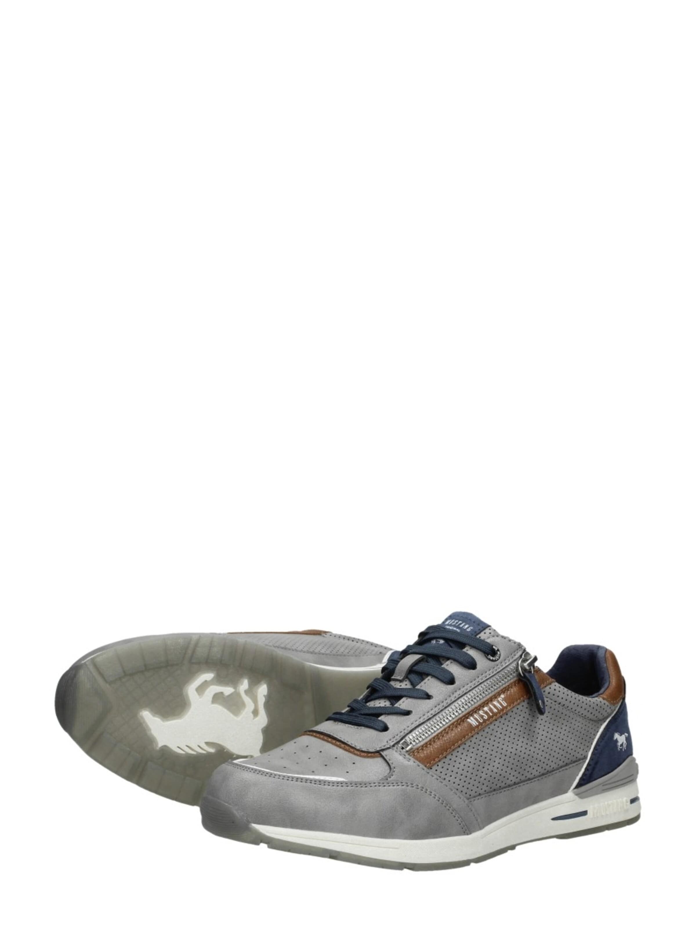 Baskets basses 'Sneakers Laag' MUSTANG en gris