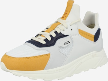 EKN Footwear Platform trainers 'LARCH' in White: front