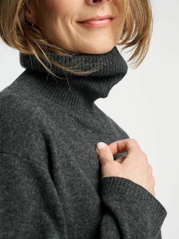 moshi moshi mind Neulemekko 'Clara' värissä harmaa