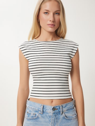 Happiness İstanbul - Top en negro: frente