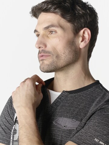 Maglietta di KOROSHI in nero