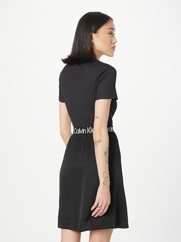 Calvin Klein Jeans - Vestido en negro