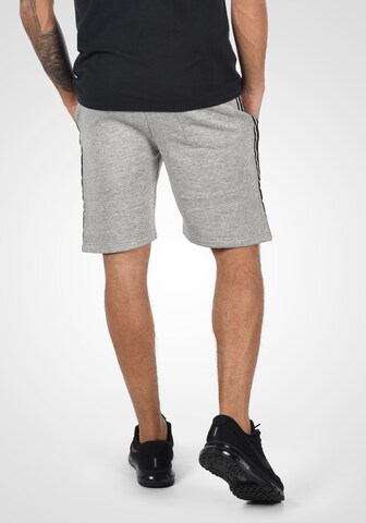 !Solid Regular Shorts Galen in Grau