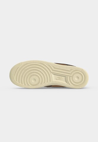 Nike Sportswear Sneakers laag 'Air Force 1 '07 LV8' in Bruin