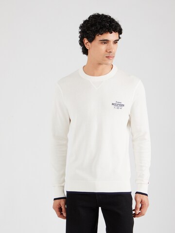TOMMY HILFIGER Sweater in White: front