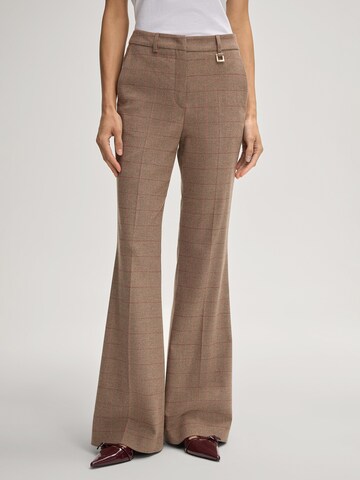 JOOP! Flared Broek 'Polina' in Beige: voorkant