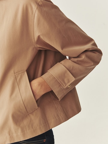 TATUUM - Chaqueta de entretiempo 'Aurora' en beige