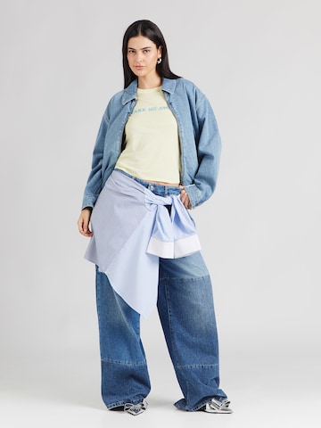 GUESS Μπλουζάκι σε κίτρινο