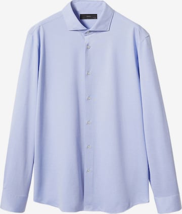 Coupe regular Chemise 'Travel' MANGO MAN en bleu : devant