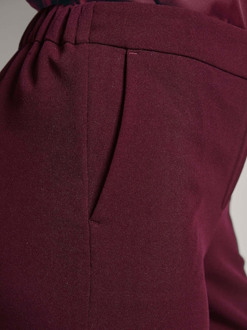 MADELEINE Wide Leg Hose in Rot