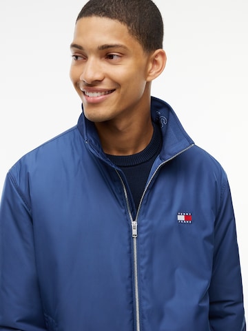 Tommy Jeans Přechodná bunda 'ESSENTIAL' – modrá