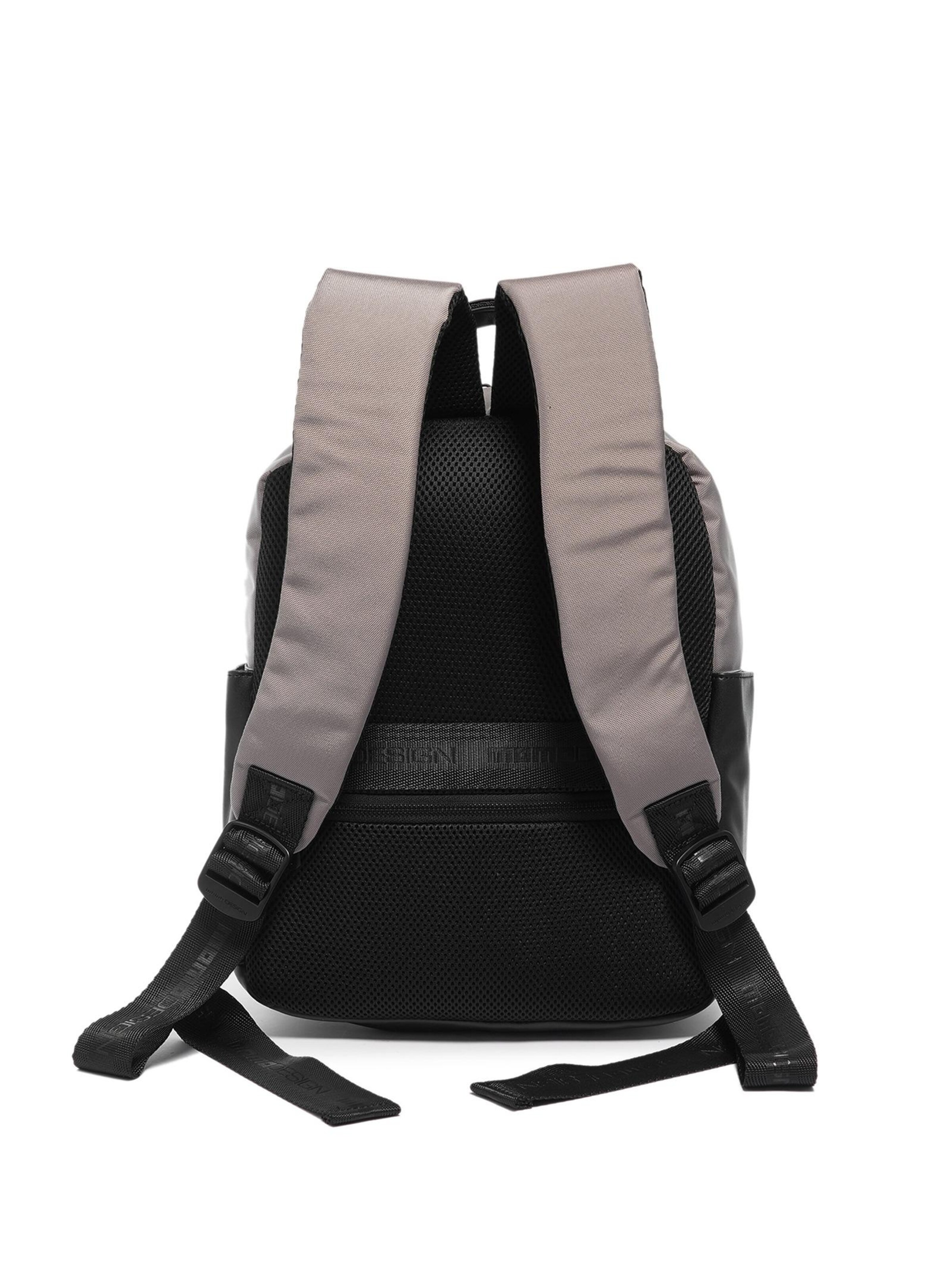 Zaino 'Zaino Momo Design Uomo Poliestere con Zip e Tasche Organizzate' di Momo Design in grigio