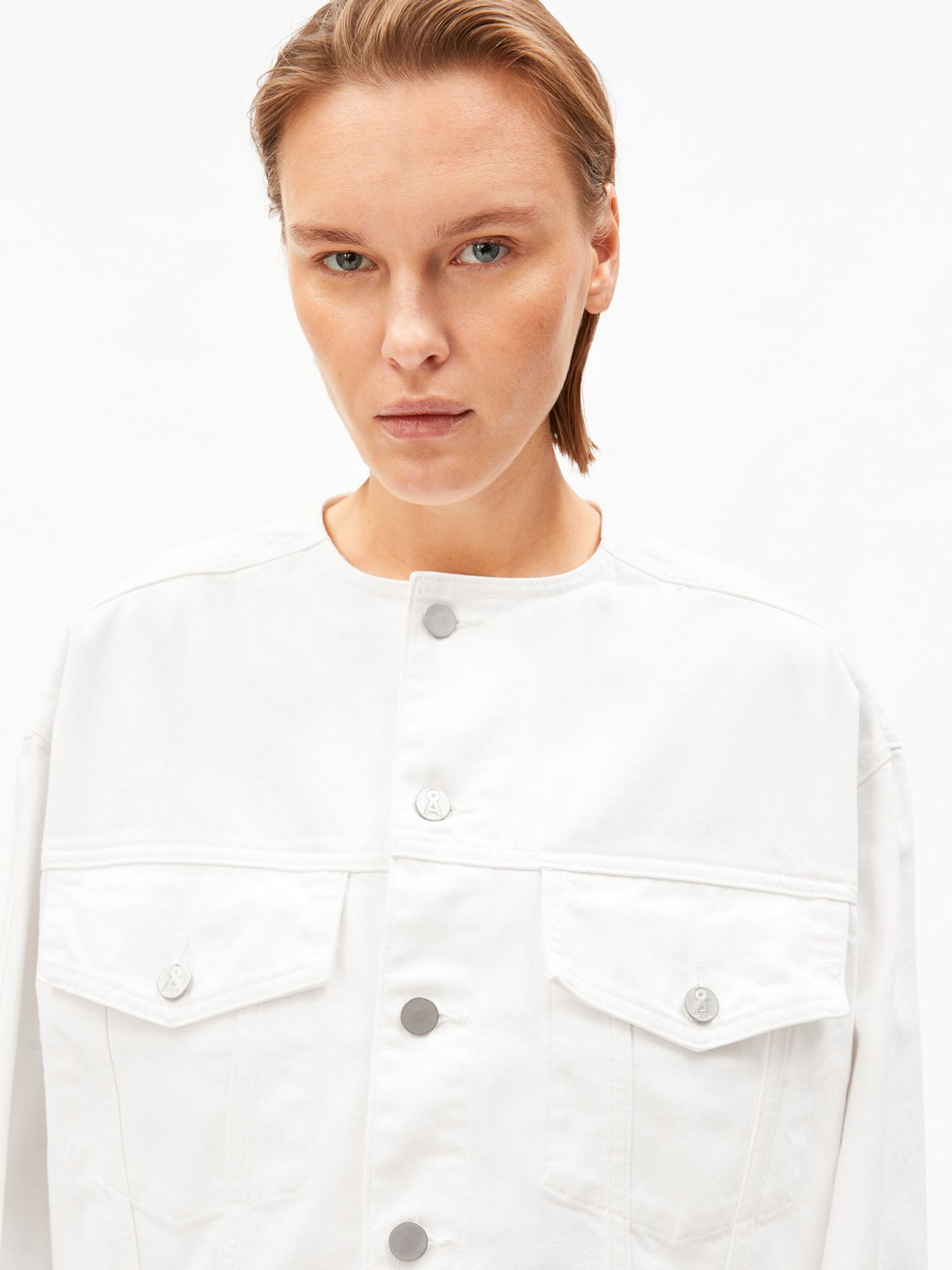 ARMEDANGELS Between-season jacket in White: front