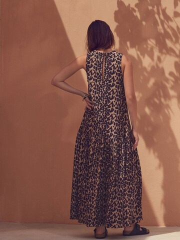 Robe Next en marron