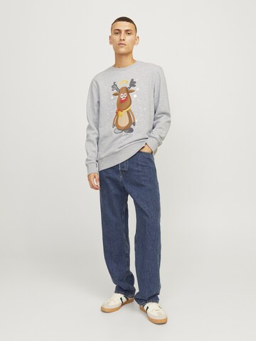 Sweat-shirt 'JJXMAS JOLLY' JACK & JONES en gris