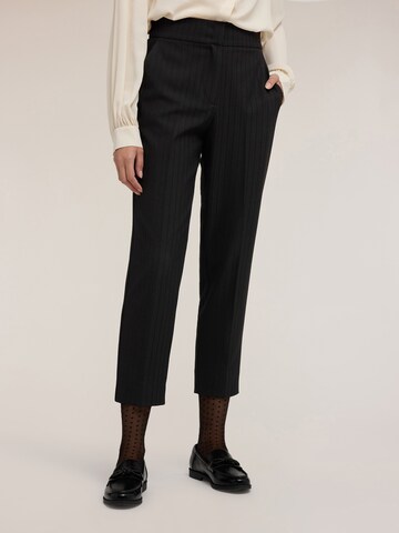 MOTIVI Regular Trousers in Black