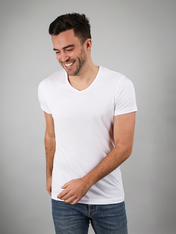 Suitable Undershirt 'Vita' in White: front