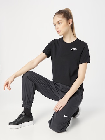 Nike Sportswear T-Shirt 'Club Essential' in Schwarz