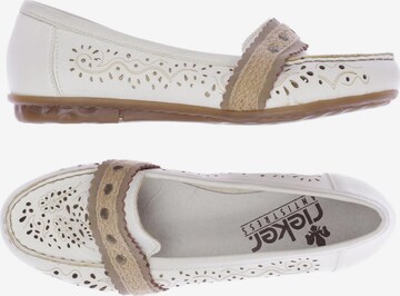 Rieker Flats & Loafers in 38 in White: front
