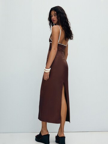 Bershka Mekko värissä ruskea