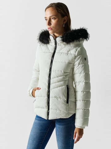 Veste d’hiver KOROSHI en blanc