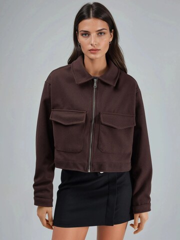 Busem Jacke in Braun: Vorderseite