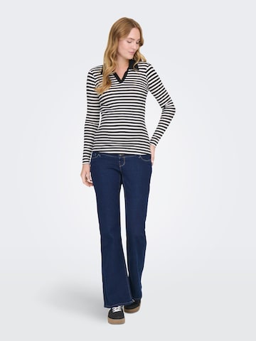 Only Maternity - Camiseta 'OLMPilla' en blanco