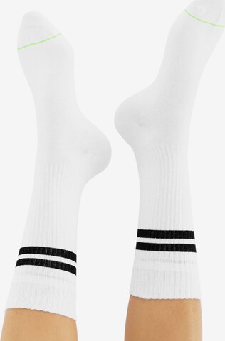 CHEERIO* Κάλτσες 'TENNIS TYPE 4P' σε λευκό: μπροστά