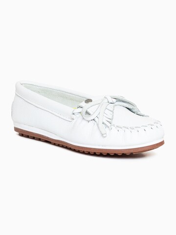 Mocassino 'Kilty' di Minnetonka in bianco