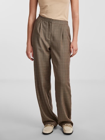 Y.A.S Loose fit Pleat-Front Pants 'KAGGA' in Brown: front