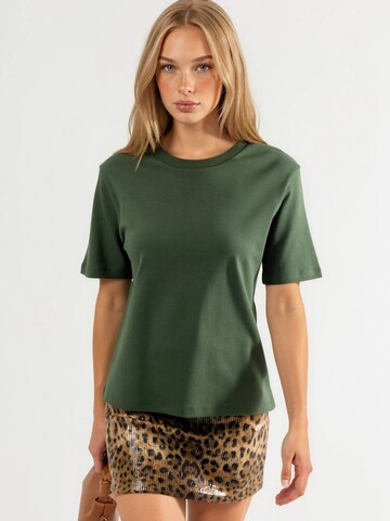 Busem T-Shirt in Grün: Vorderseite