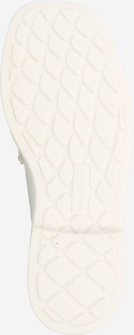 Chaussure basse 'LIMITLESS' CALL IT SPRING en blanc